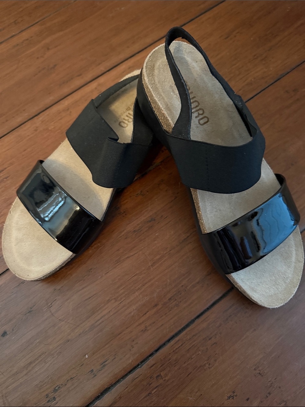 Munro Black Elastic & Patent Strap Sandals